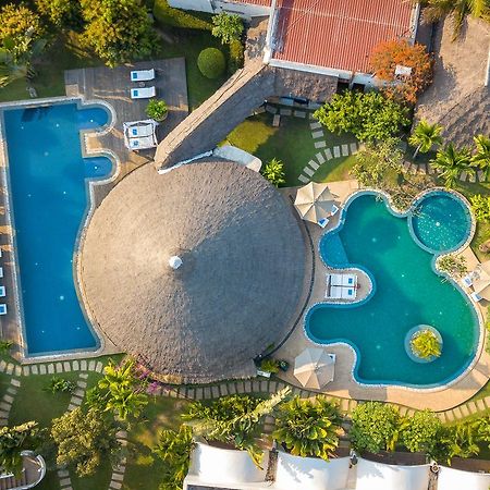 Navutu Dreams Resort & Wellness Retreat Сиемрип Экстерьер фото